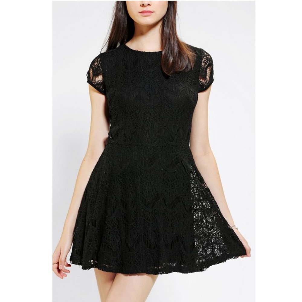 Lace Fit Flare Skater Cocktail Little Black Dress